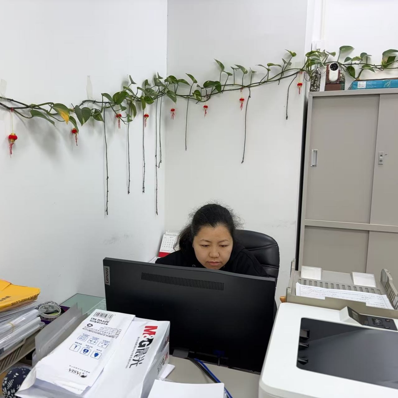 品顶实业与员工携手并进，共同发展