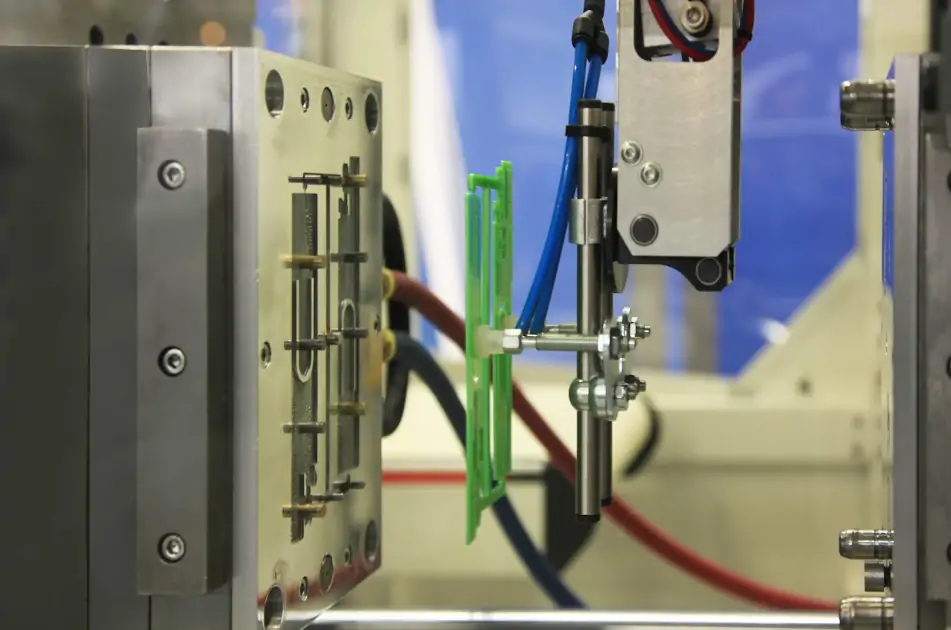 Key Factors Affecting Product Quality in the Plastic Injection  Process
